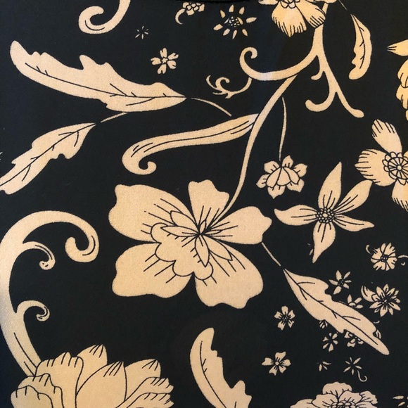 Stylin’ Floral Dress - Picture 3 of 5